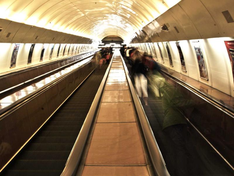 چگونه تمرکز خود را در محیط‌های شلوغ حفظ کنیم؟