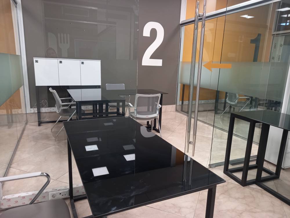 TRADE ROOM 2