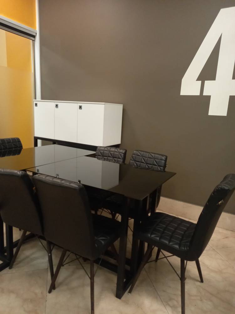 TRADE ROOM 4